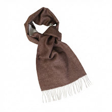 Load image into Gallery viewer, Brown alpaca scarf texture detail - Soft baby alpaca wool