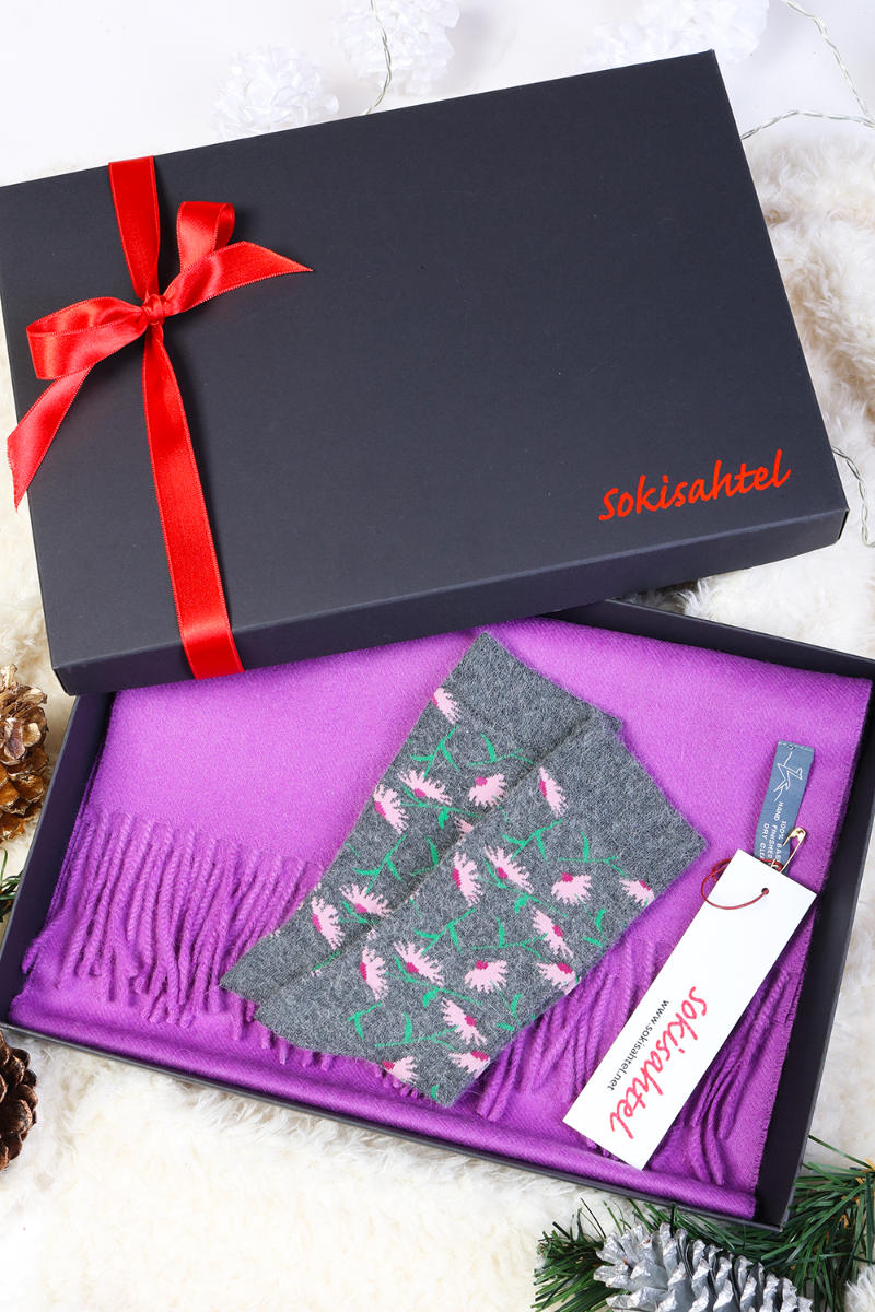 Alpaca wool purple scarf and CONEFLOWER  socks gift box for women