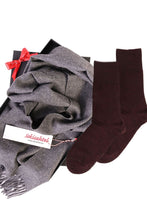 Load image into Gallery viewer, Alpaca wool scarf and DOORA socks gift box for women