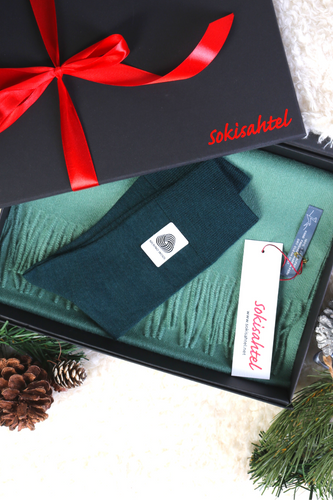 Alpaca wool green scarf and DOORA socks gift box for women