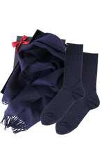 Load image into Gallery viewer, Alpaca wool scarf and dark blue VEIKO socks gift box for men